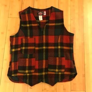 Johnson Woolen Mills 3-Pocket Vest small